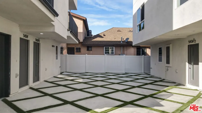 5436 Romaine Street, Los Angeles, California 90038