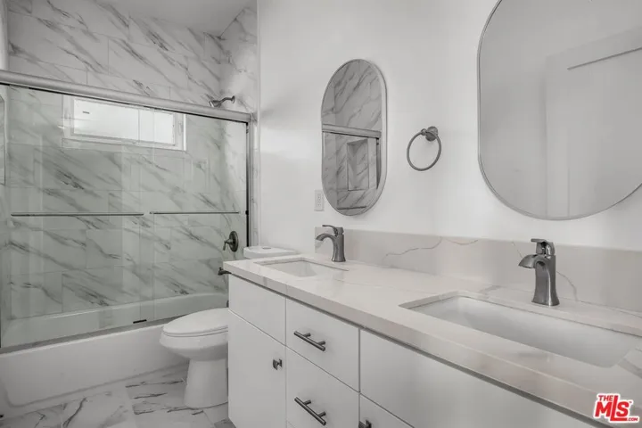 4703 Saturn Street, Los Angeles, California 90019