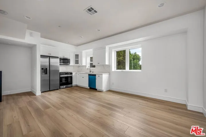 4703 Saturn Street, Los Angeles, California 90019