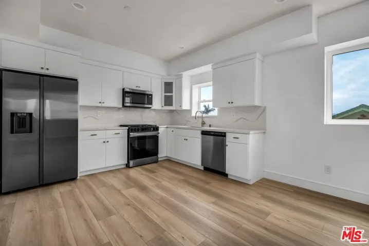 4703 Saturn Street, Los Angeles, California 90019
