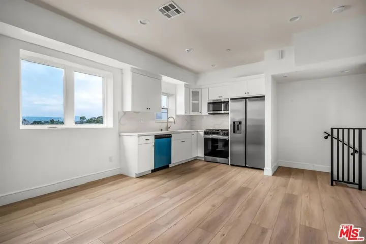 4703 Saturn Street, Los Angeles, California 90019