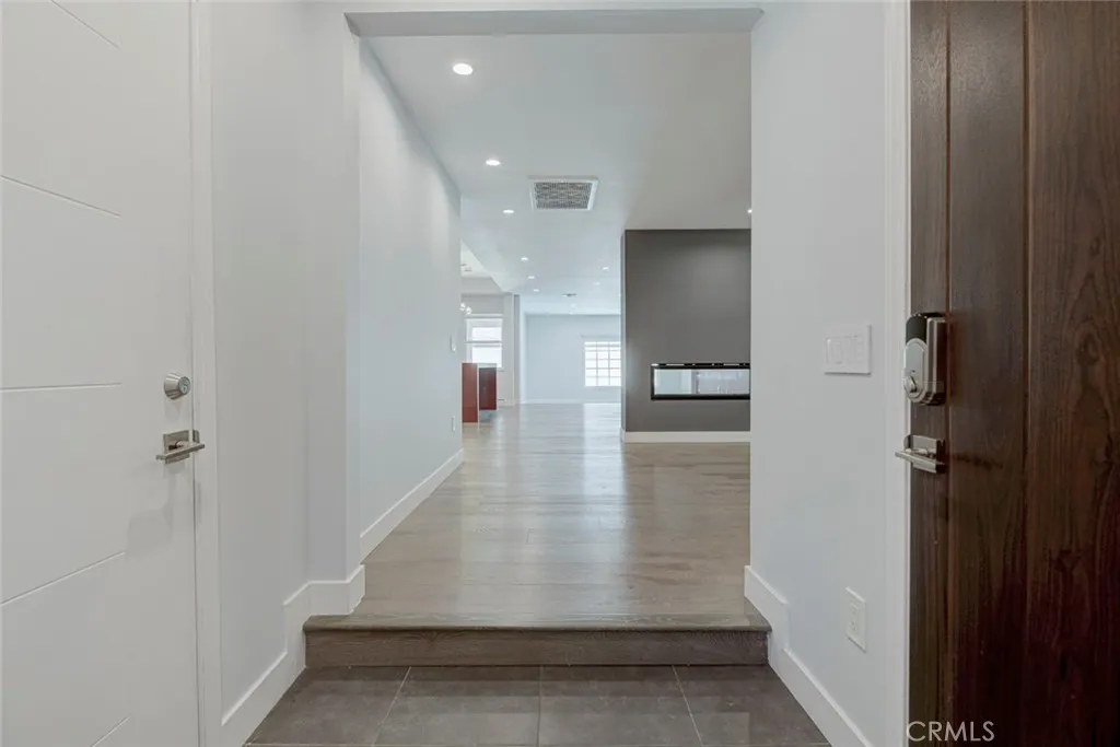 523 E Fairmount, Burbank, California 91501 — photo 5