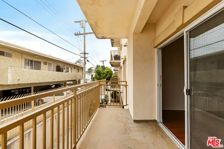 3328 Oakhurst Avenue 110, Los Angeles, California 90034