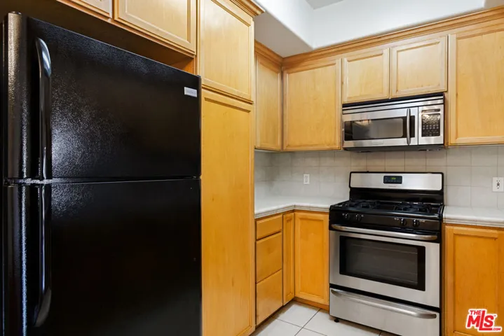 3328 Oakhurst Avenue 110, Los Angeles, California 90034