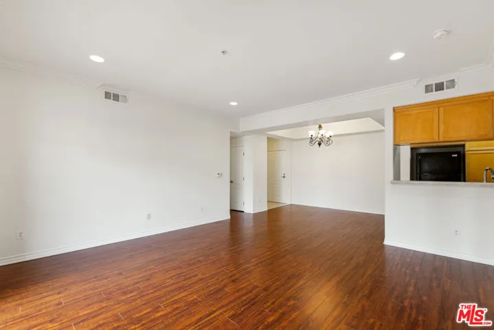 3328 Oakhurst Avenue 110, Los Angeles, California 90034