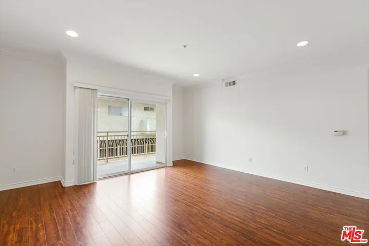 3328 Oakhurst Avenue 110, Los Angeles, California 90034