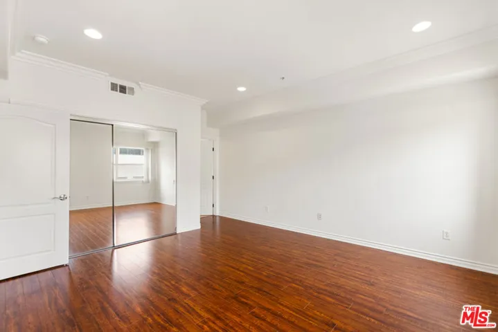 3328 Oakhurst Avenue 110, Los Angeles, California 90034