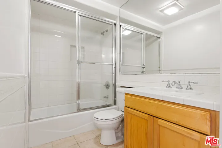 3328 Oakhurst Avenue 110, Los Angeles, California 90034