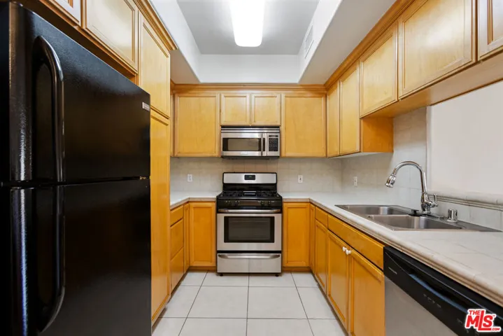 3328 Oakhurst Avenue 110, Los Angeles, California 90034