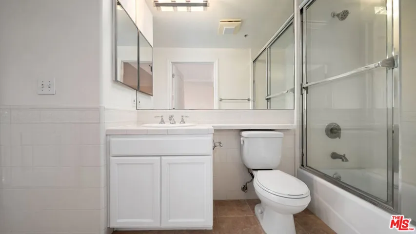 3328 Oakhurst Avenue 205, Los Angeles, California 90034