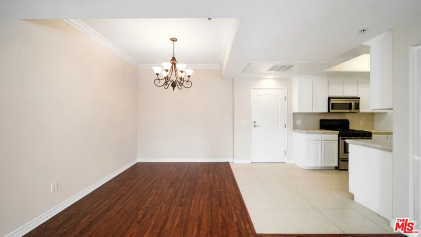 3328 Oakhurst Avenue 205, Los Angeles, California 90034