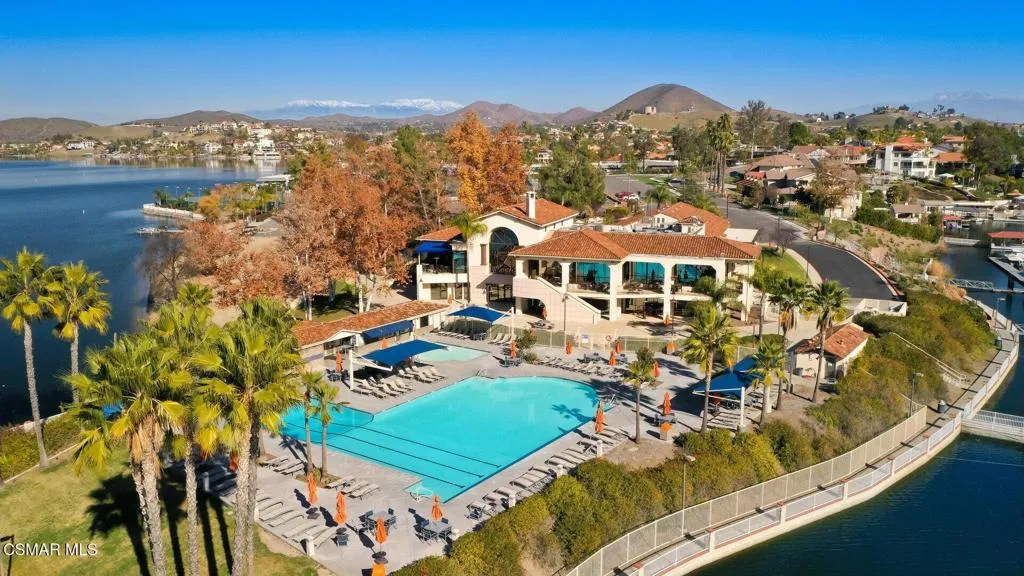 Canyon-Lake-Lodge-and-Pool