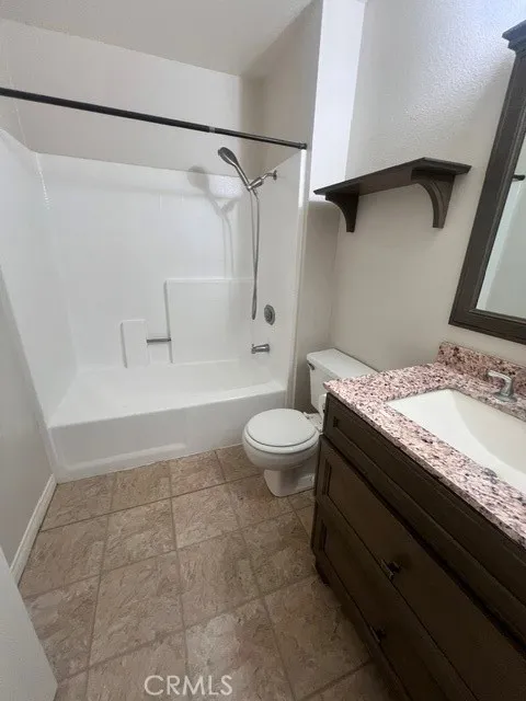 Hallway Full Bathroom