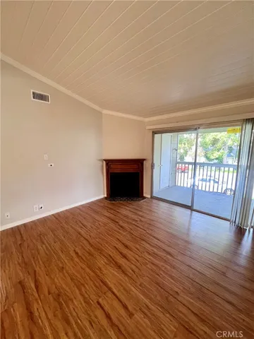 Living room vaulted ceilings