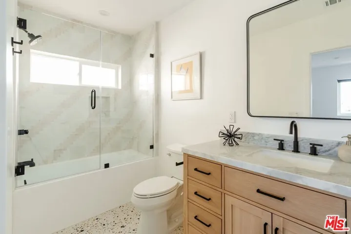 6765 Lexington Avenue A, Los Angeles, California 90038