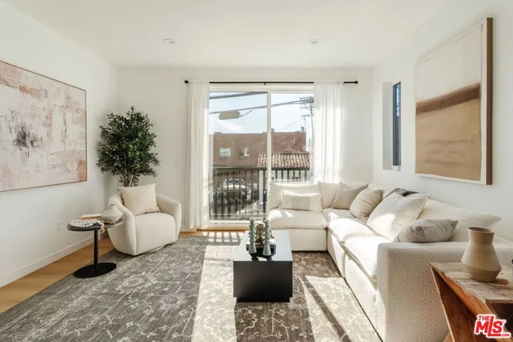6765 Lexington Avenue A, Los Angeles, California 90038