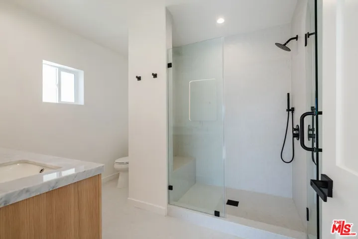 6765 Lexington Avenue A, Los Angeles, California 90038