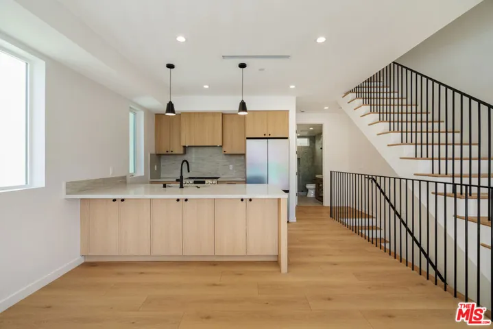 6765 Lexington Avenue A, Los Angeles, California 90038