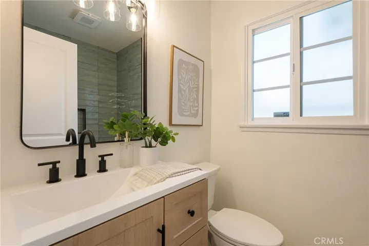 160 N Barranca, Glendora, California 91741
