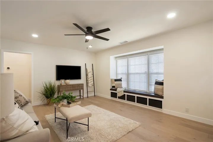 160 N Barranca, Glendora, California 91741