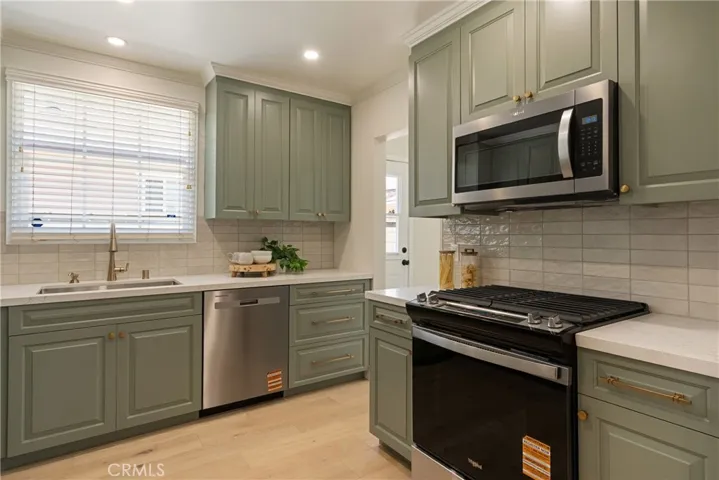 160 N Barranca, Glendora, California 91741