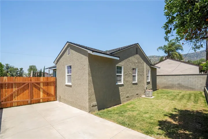 160 N Barranca, Glendora, California 91741