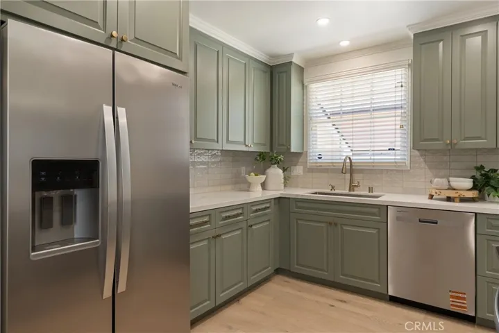 160 N Barranca, Glendora, California 91741