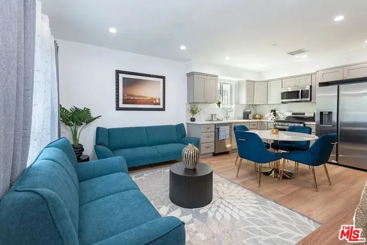 1153 S Ardmore Avenue, Los Angeles, California 90006