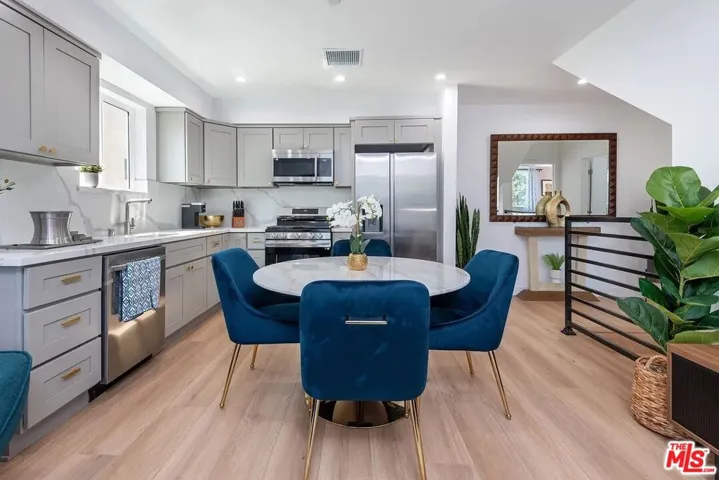 1153 S Ardmore Avenue, Los Angeles, California 90006