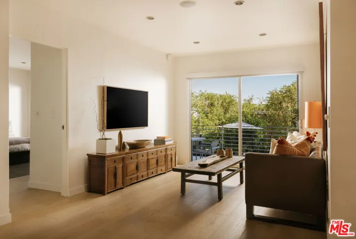 8555 Hollywood Boulevard, Los Angeles, California 90069