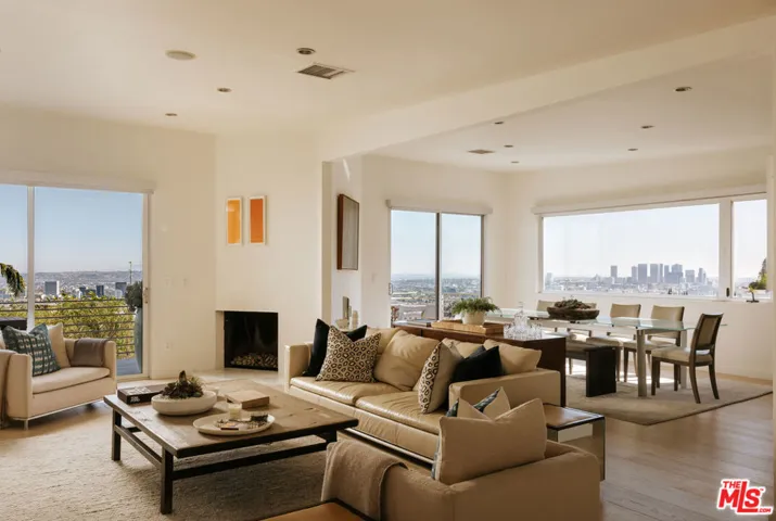 8555 Hollywood Boulevard, Los Angeles, California 90069