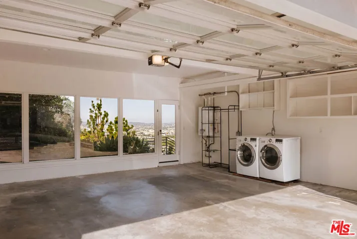 8555 Hollywood Boulevard, Los Angeles, California 90069