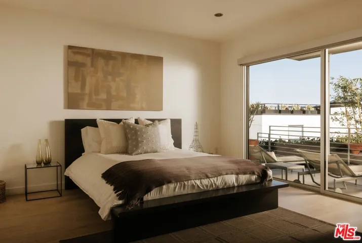 8555 Hollywood Boulevard, Los Angeles, California 90069