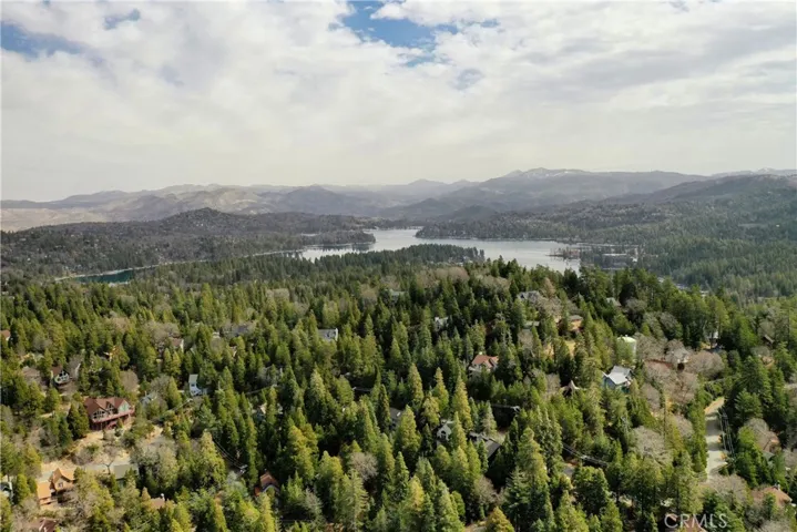 DID YOU KNOW there are two private sandy beaches at Lake Arrowhead!