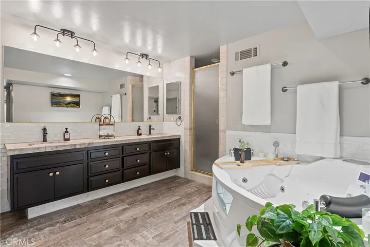 RELAX and pamper yourself in this spacious, elegant spa-resort experience featuring an AMAZING third bathroom.