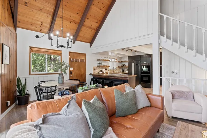 OPEN FLOOR PLAN for easy entertaining!