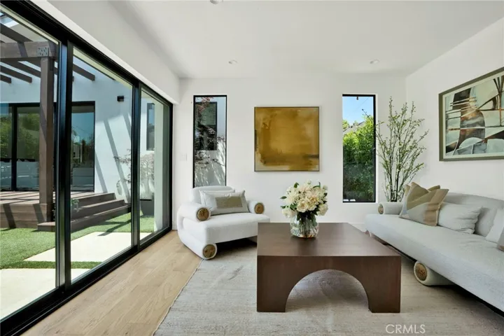414 S Orchard, Burbank, California 91506