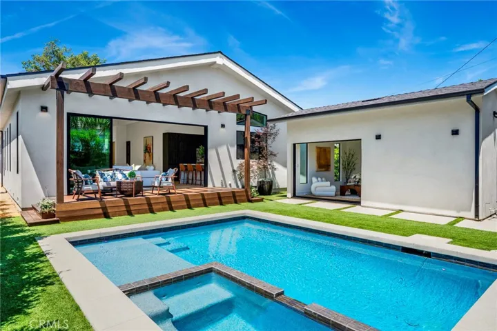 414 S Orchard, Burbank, California 91506