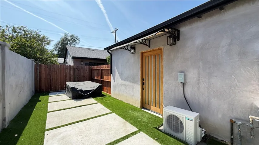 7257 Wilbur Avenue Adu, Reseda, California 91335
