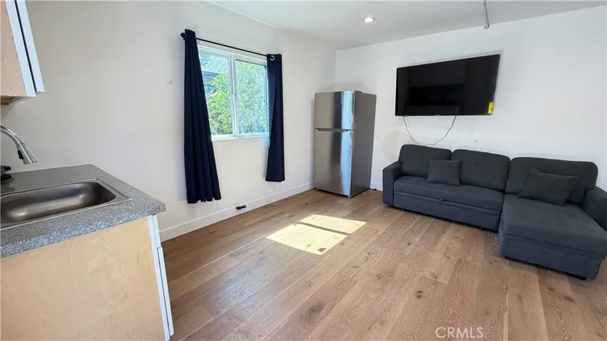 7257 Wilbur Avenue Adu, Reseda, California 91335