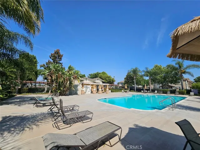 Hoa Pool & Spa area