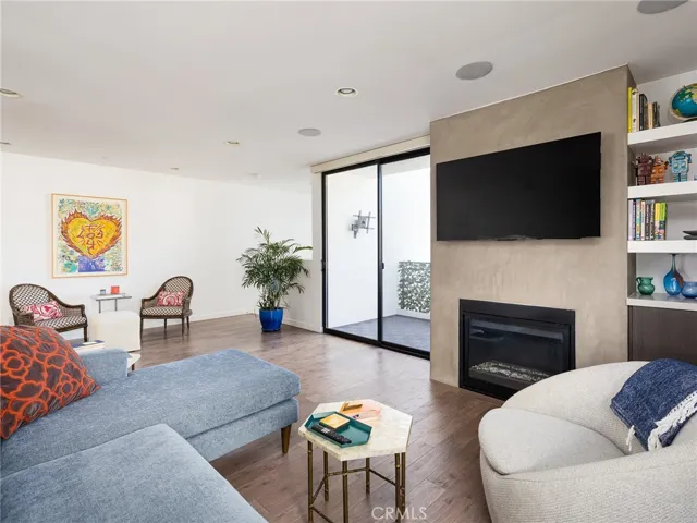 121 E Walnut, El Segundo, California 90245