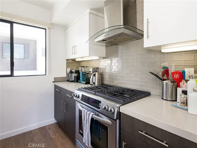 121 E Walnut, El Segundo, California 90245