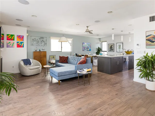 121 E Walnut, El Segundo, California 90245