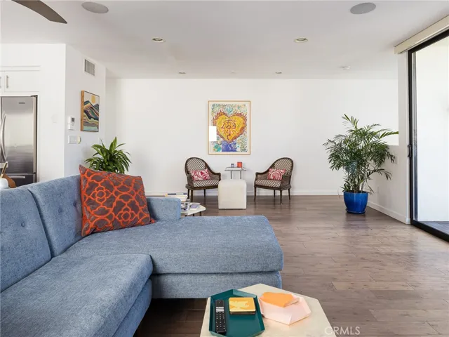 121 E Walnut, El Segundo, California 90245
