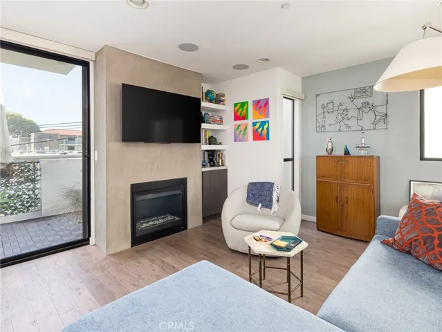 121 E Walnut, El Segundo, California 90245