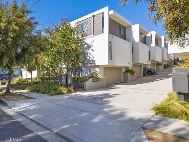121 E Walnut, El Segundo, California 90245