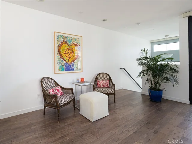 121 E Walnut, El Segundo, California 90245
