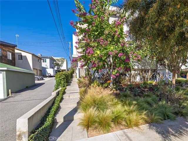 121 E Walnut, El Segundo, California 90245