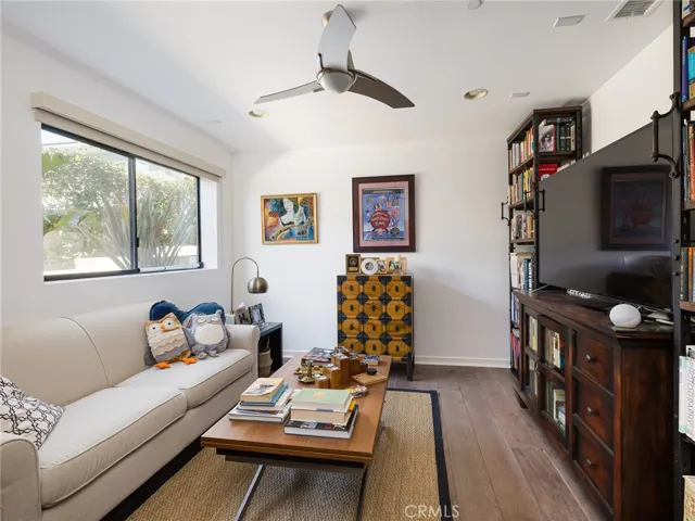 121 E Walnut, El Segundo, California 90245